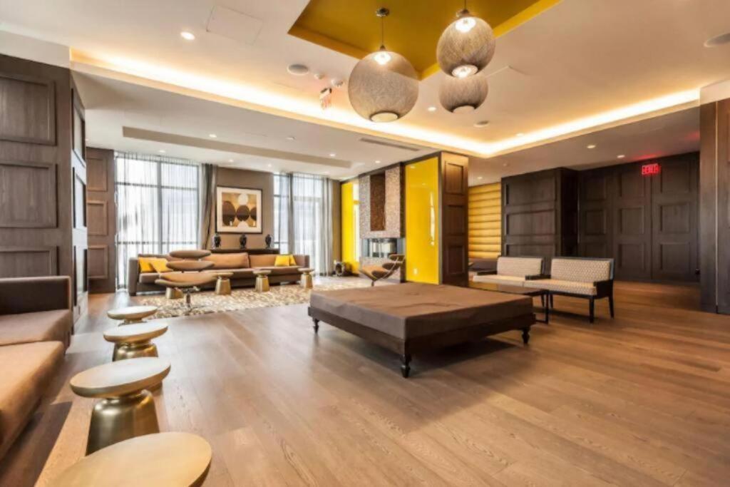 Metropolis Loft - Cn Tower Lägenhet Toronto Exteriör bild